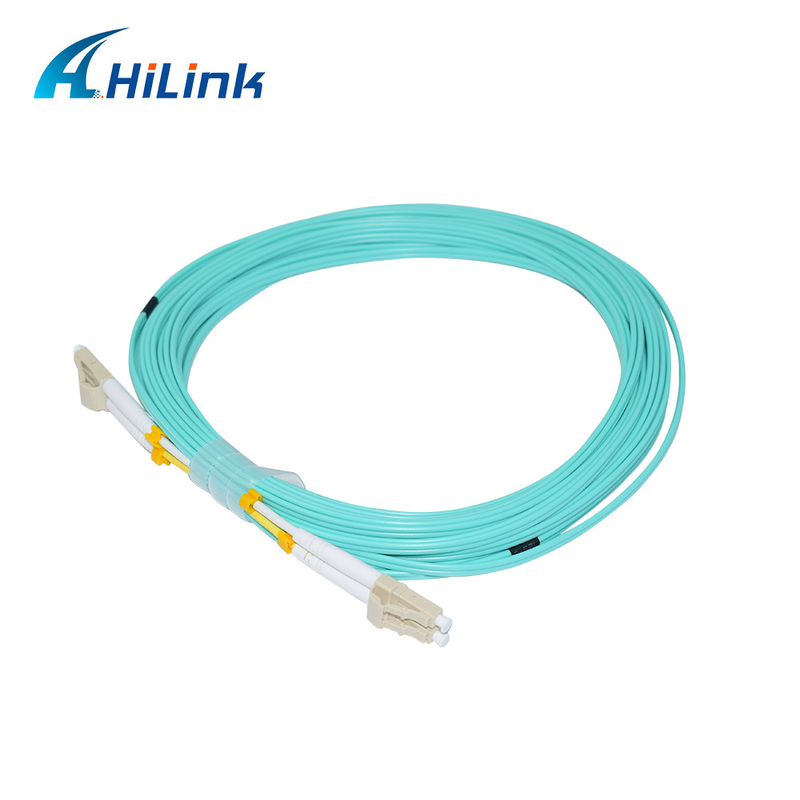 Le câble de saut en fibre optique en PVC 1-5M est équipé d'un câble de patch LC/UPC-LC/UPC OM3 OM4 Duplex 2.0/3.0mm